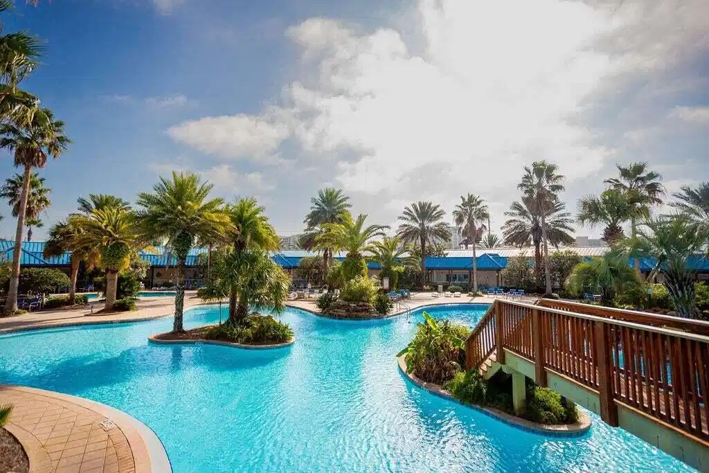 Image 1: Lagoon pool 2