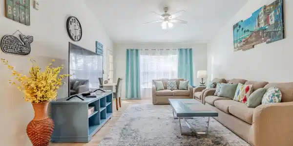 Image 3: living room