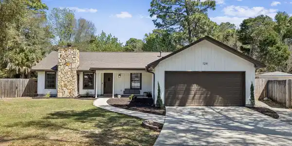 124 Meadow Woods Lane