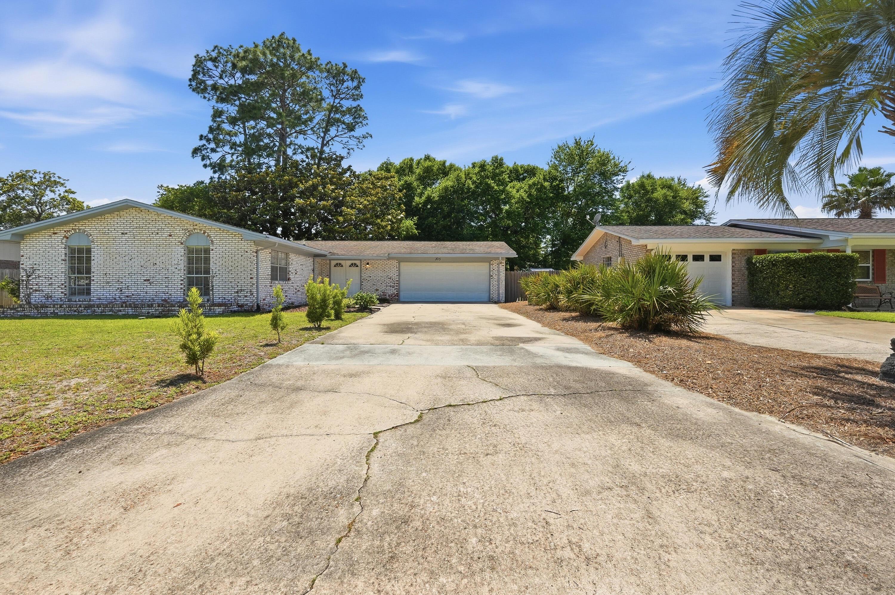 Image 4: 2_305 st andrews dr-2