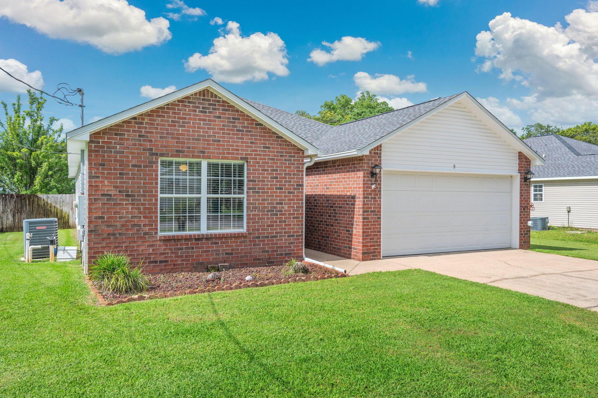 Image 2: 3-web-or-mls-9-newcastle-cir