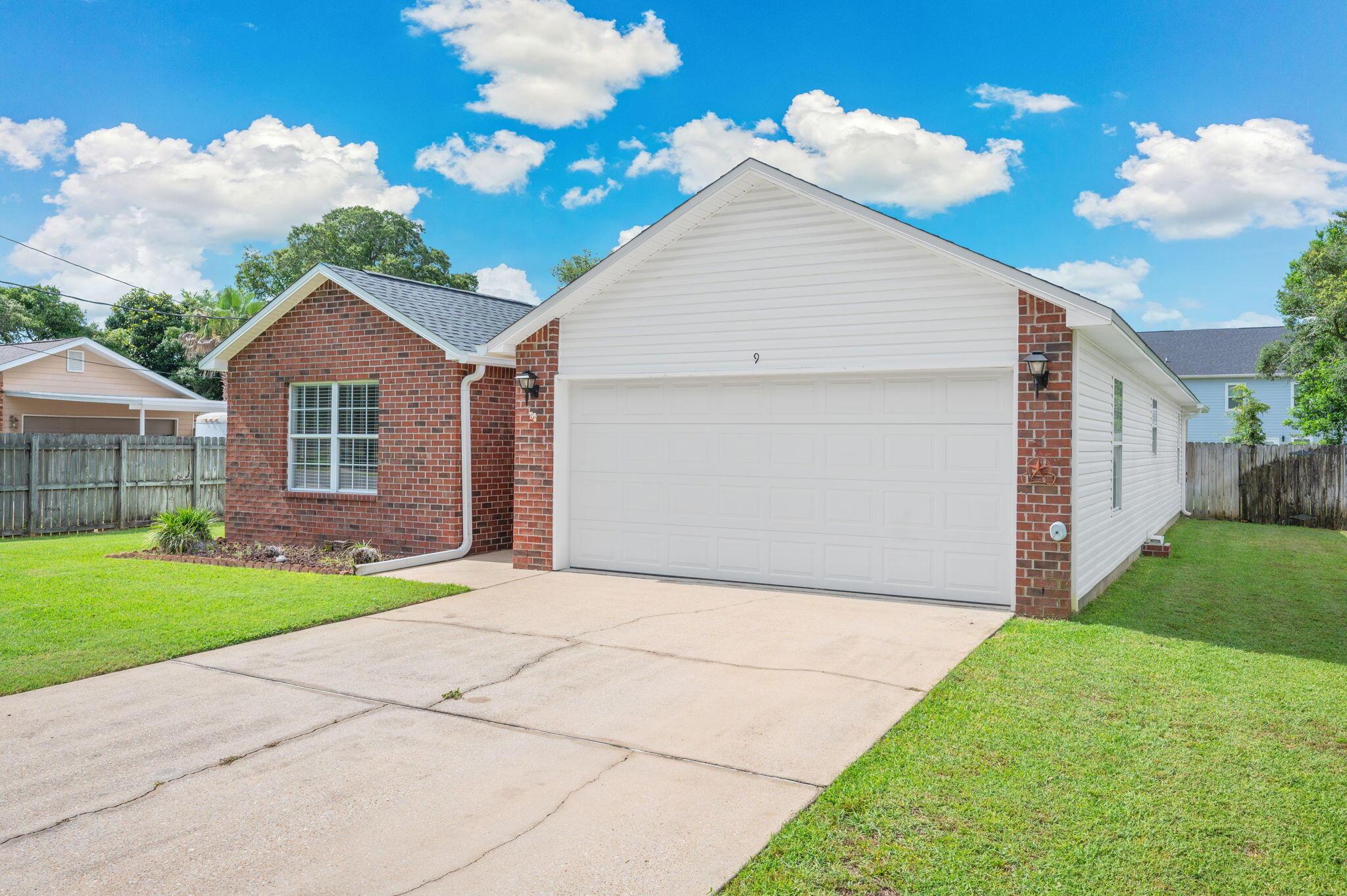 Image 3: 2-web-or-mls-9-newcastle-cir