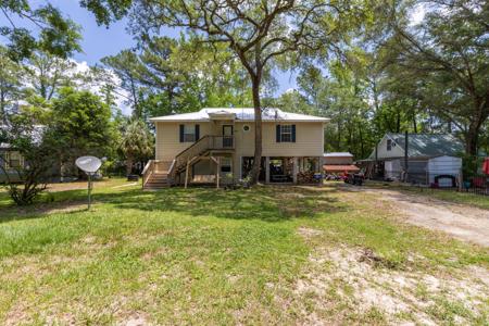 858 Boonie Lane