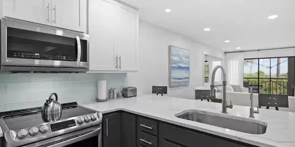 Image 3: 13-web-or-mls-0013