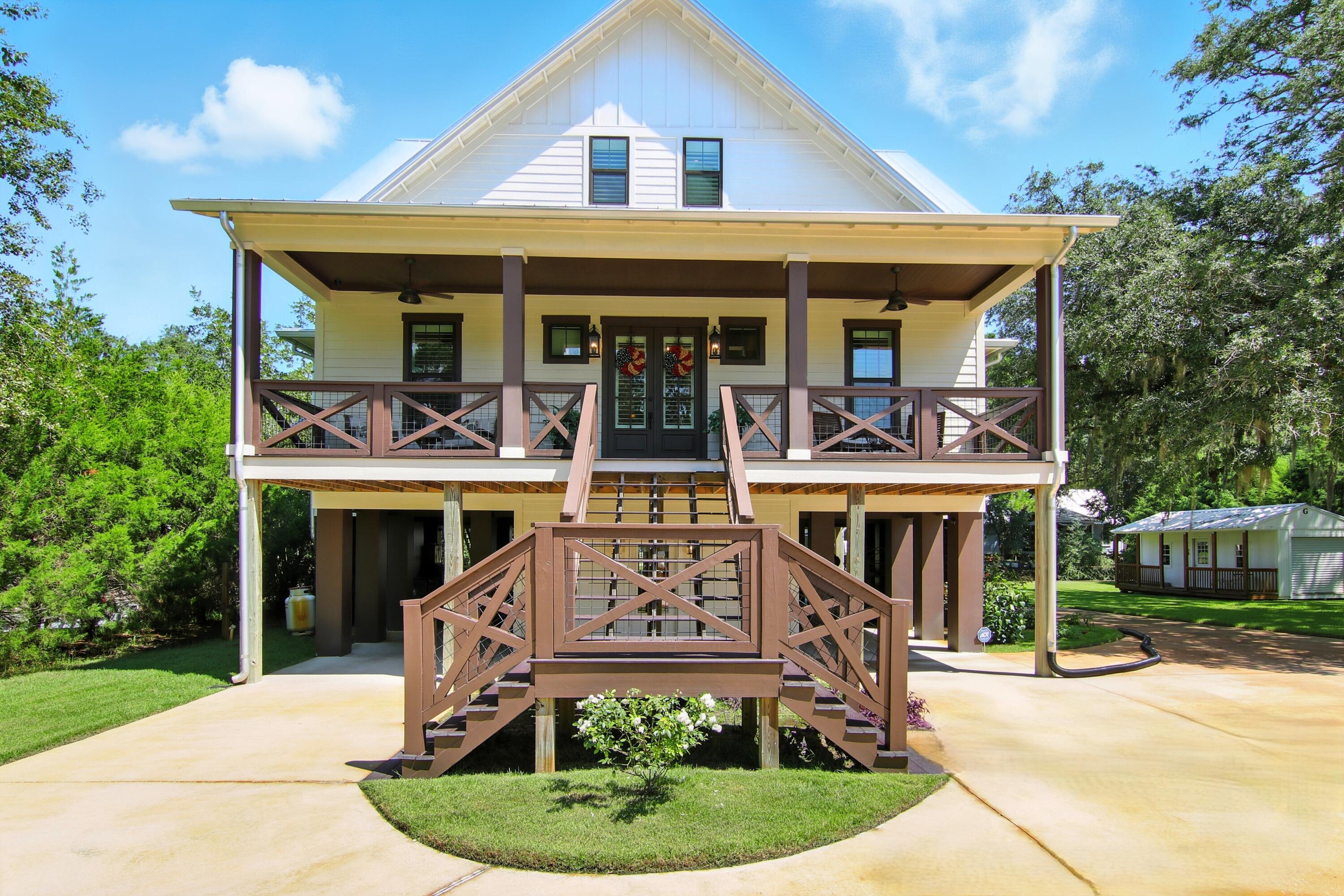 Image 3: Front close up