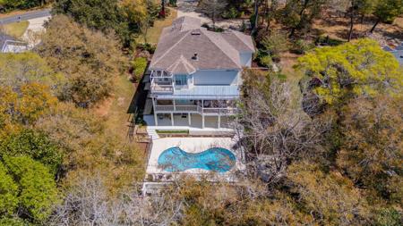 2760 Edgewater Drive