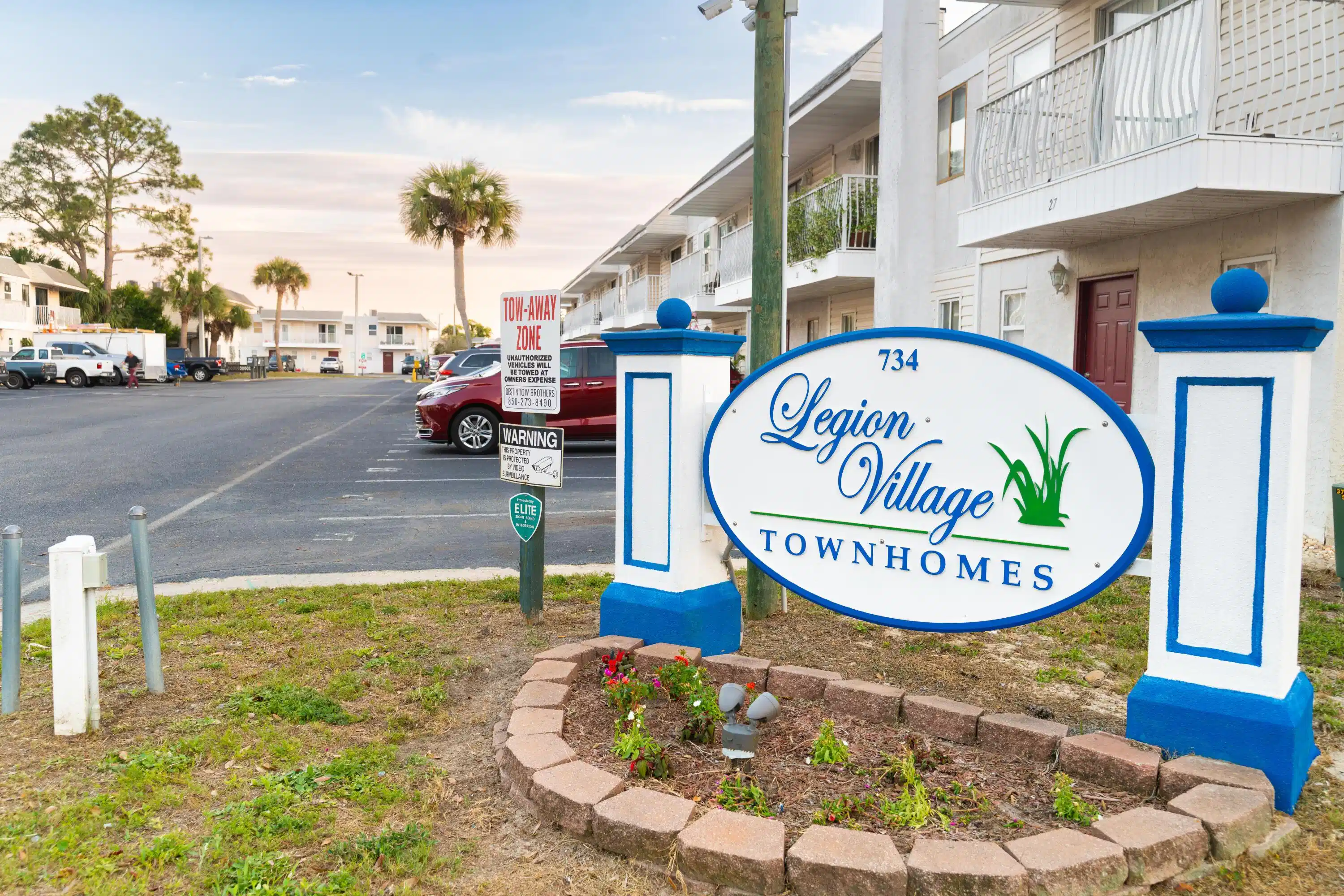 Image 1: Frontsign