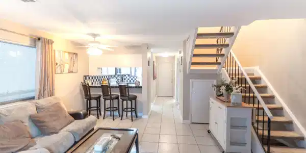 Image 3: Living Room