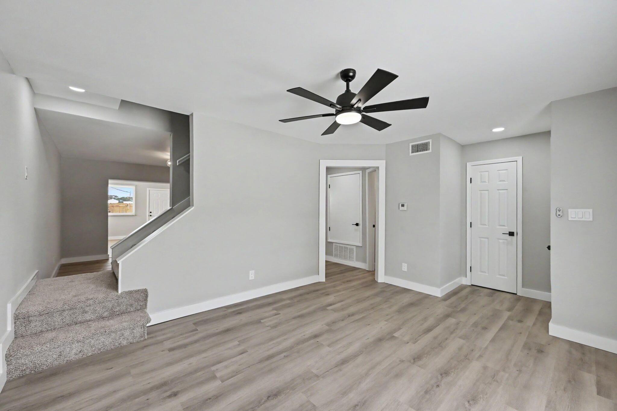 Image 4: 6-web-or-mls-136-valencia-dr