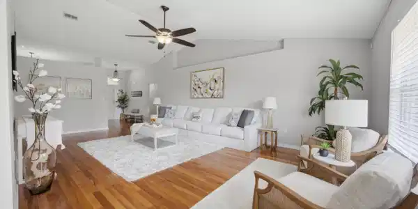 Image 3: Living Room