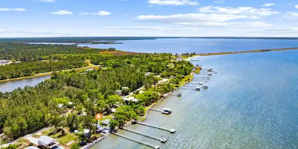 Image 4: Aerial toward 331 Bridge