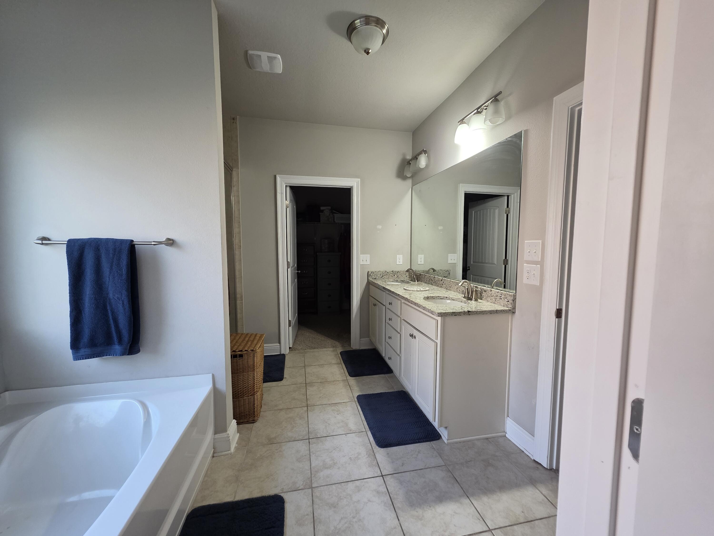 Image 3: Master Bathroom