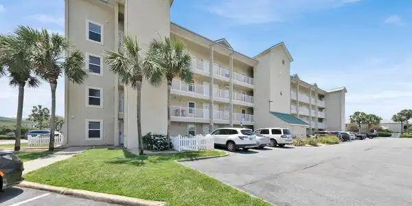 Image 2: Unit building