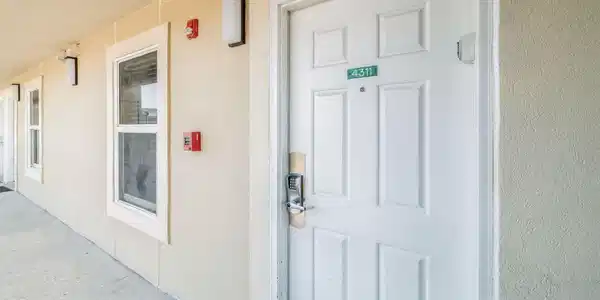 Image 3: Door to unit