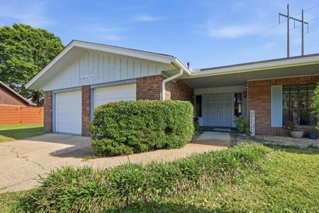 105 Tanglewood Court