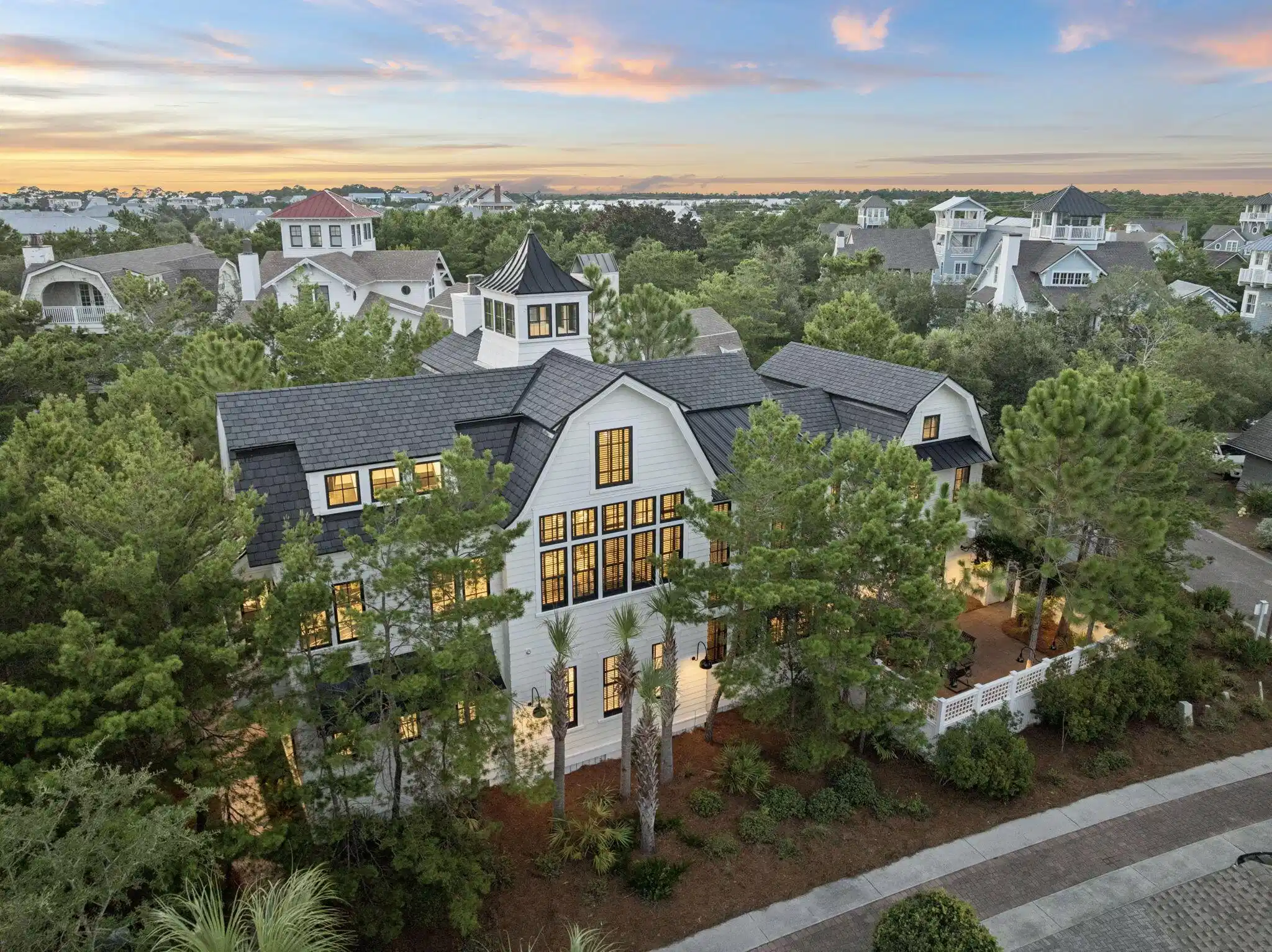 Image 1: Twilight Pic of home