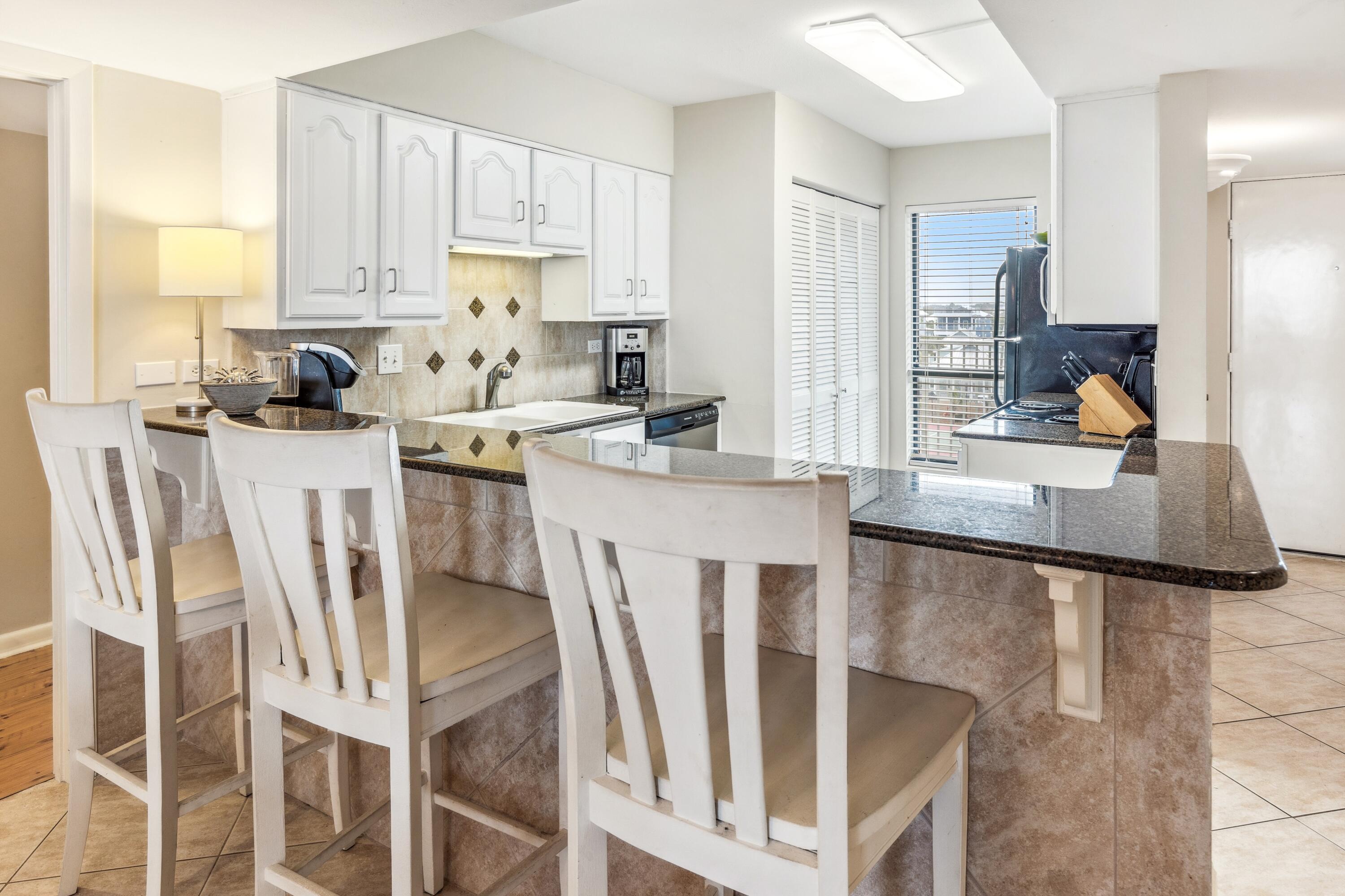 Image 3: Breakfast Bar