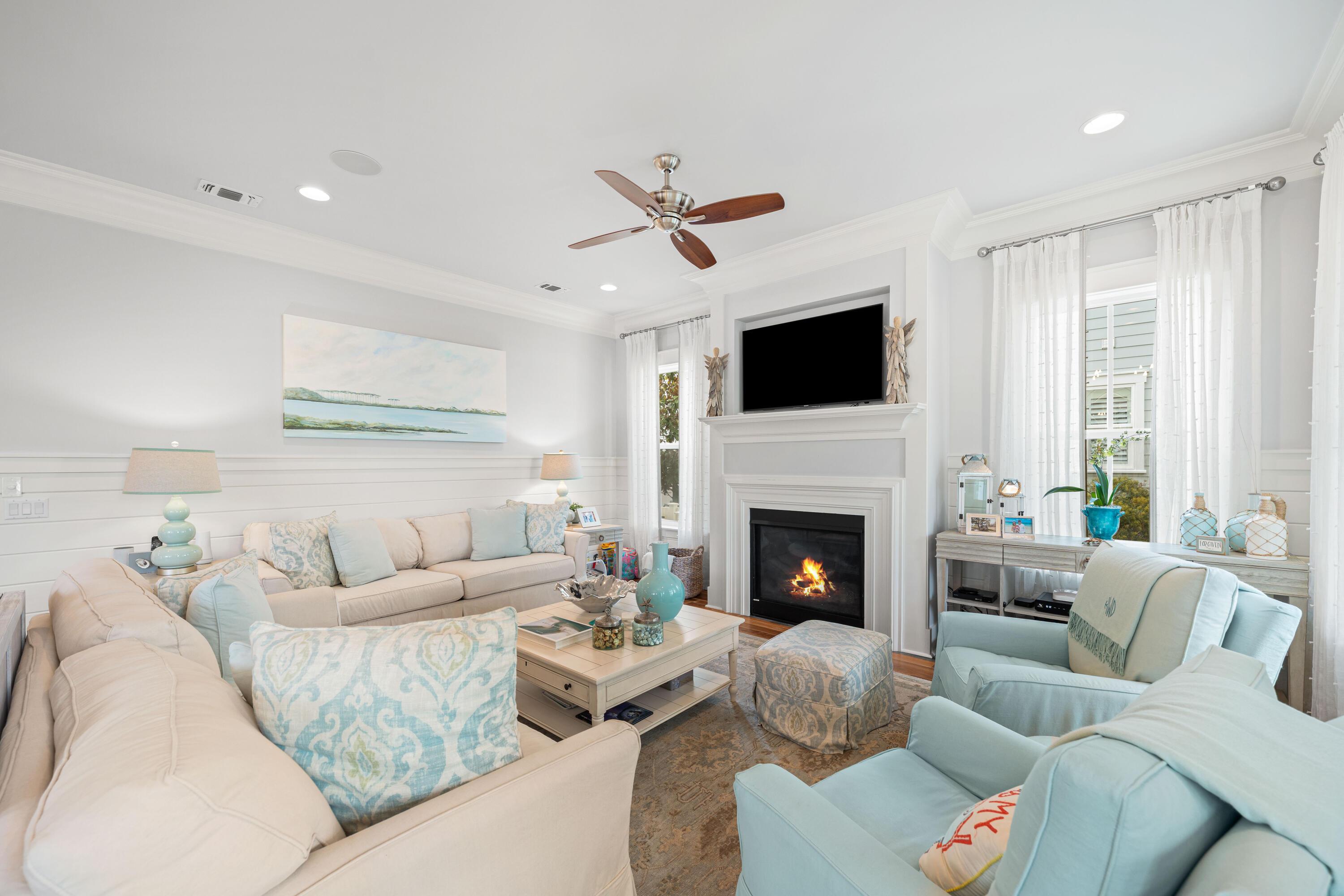 Image 4: 655 E Royal Fern-64