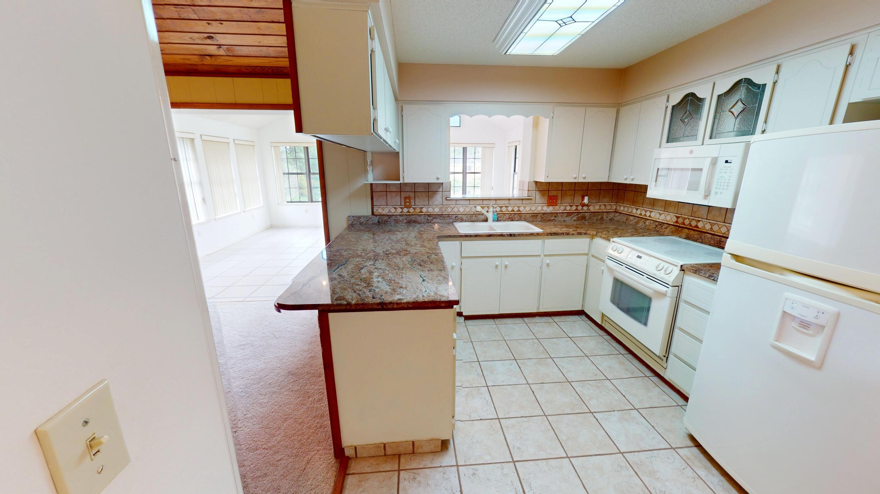 Image 4: 564-E-Timberlake-Ave-06032026_151810