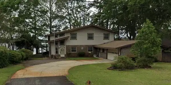 1403 Bayshore Drive