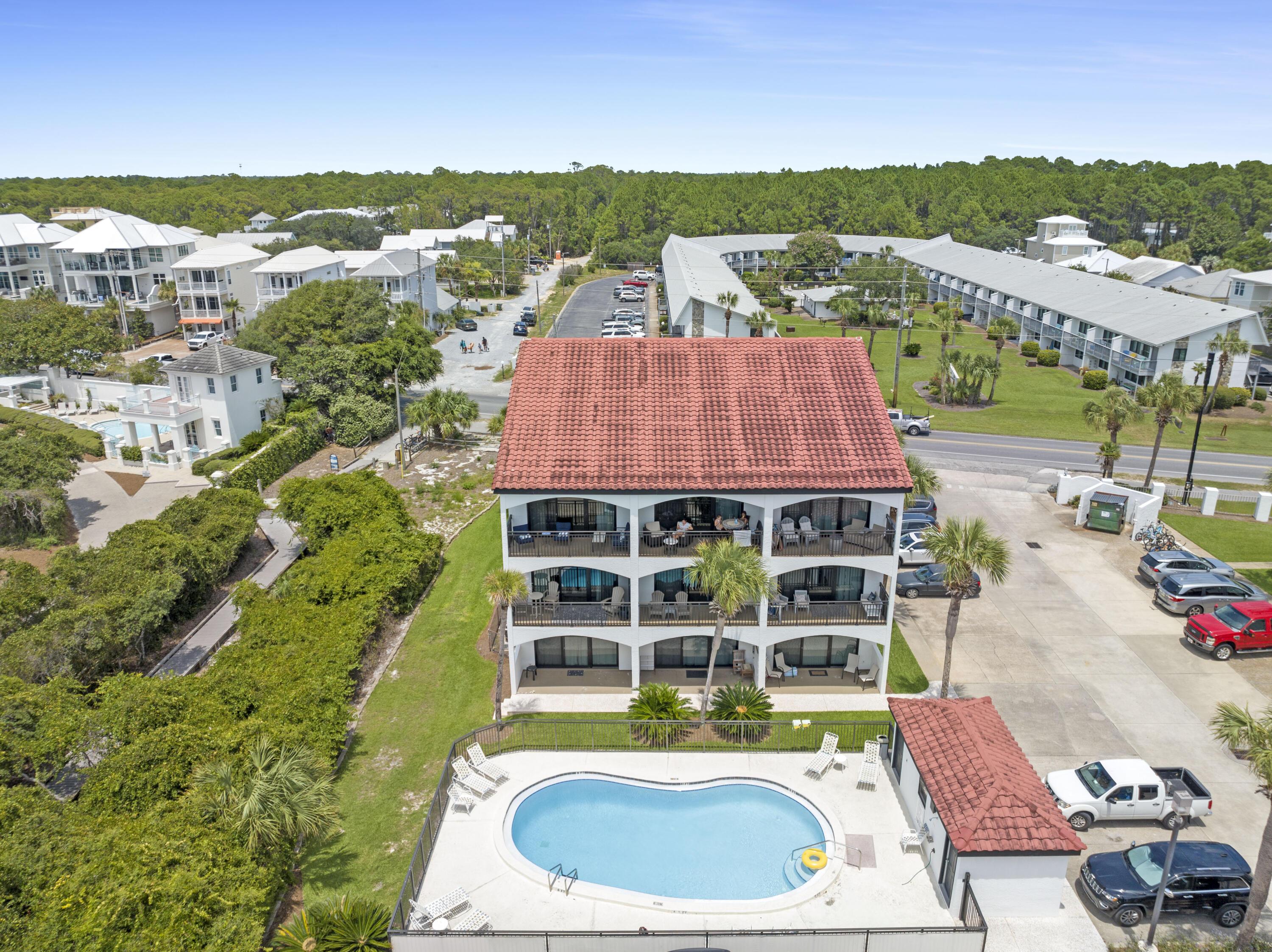 Image 4: Pool