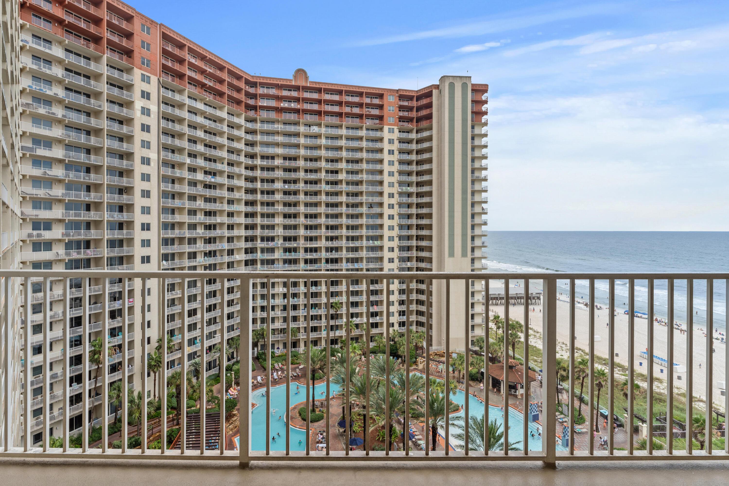 Image 1: 025-9900SouthThomasDrive-1109
