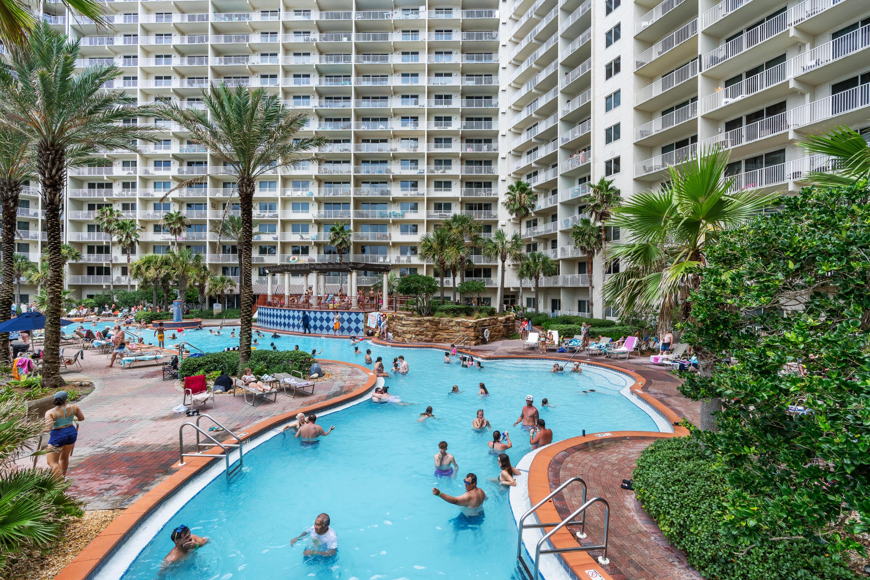 Image 3: Shores of Panama Pool