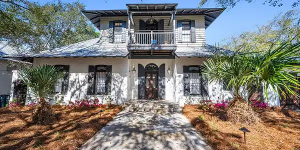 122 W Kingston Road