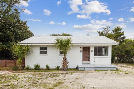 2460 W County Highway 30A