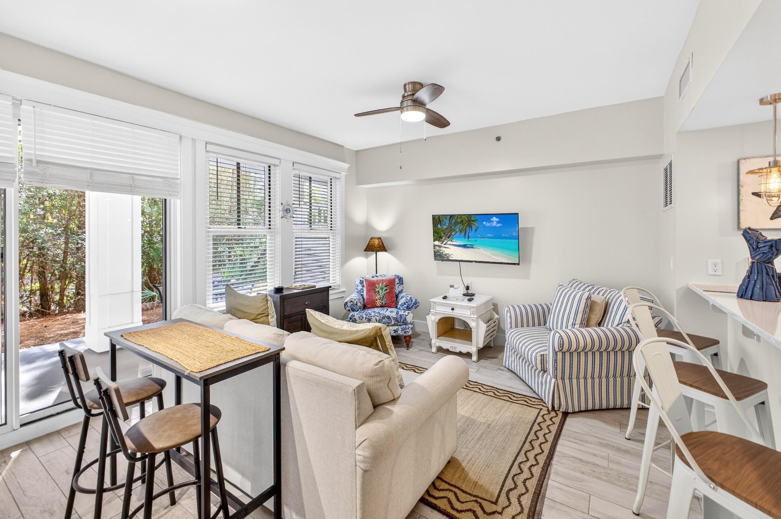 Image 1: Living Area