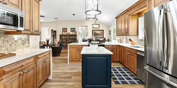 Image 2: Kitchen