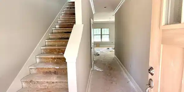 Image 3: foyer