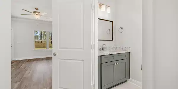 Image 4: half bath foyer