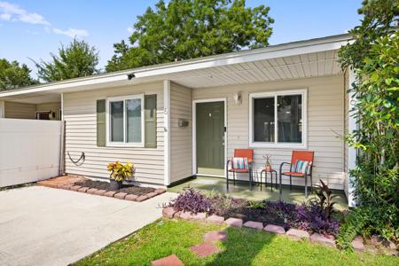 24 Blenheim Lane