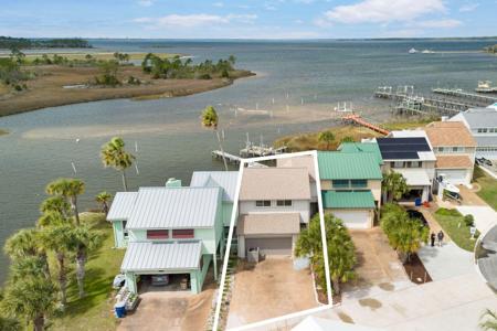 1233 Capri Drive