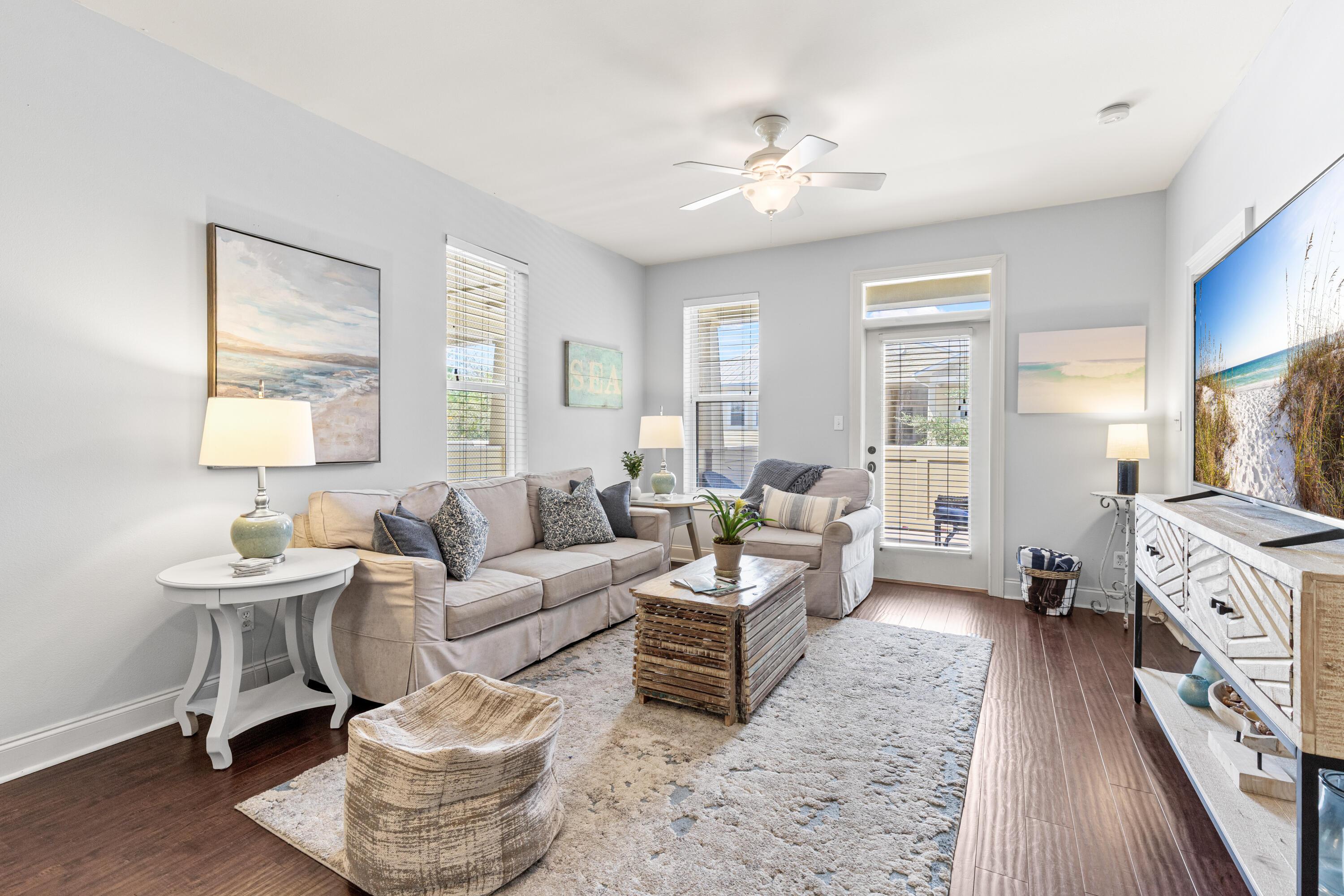 Image 1: Living Room