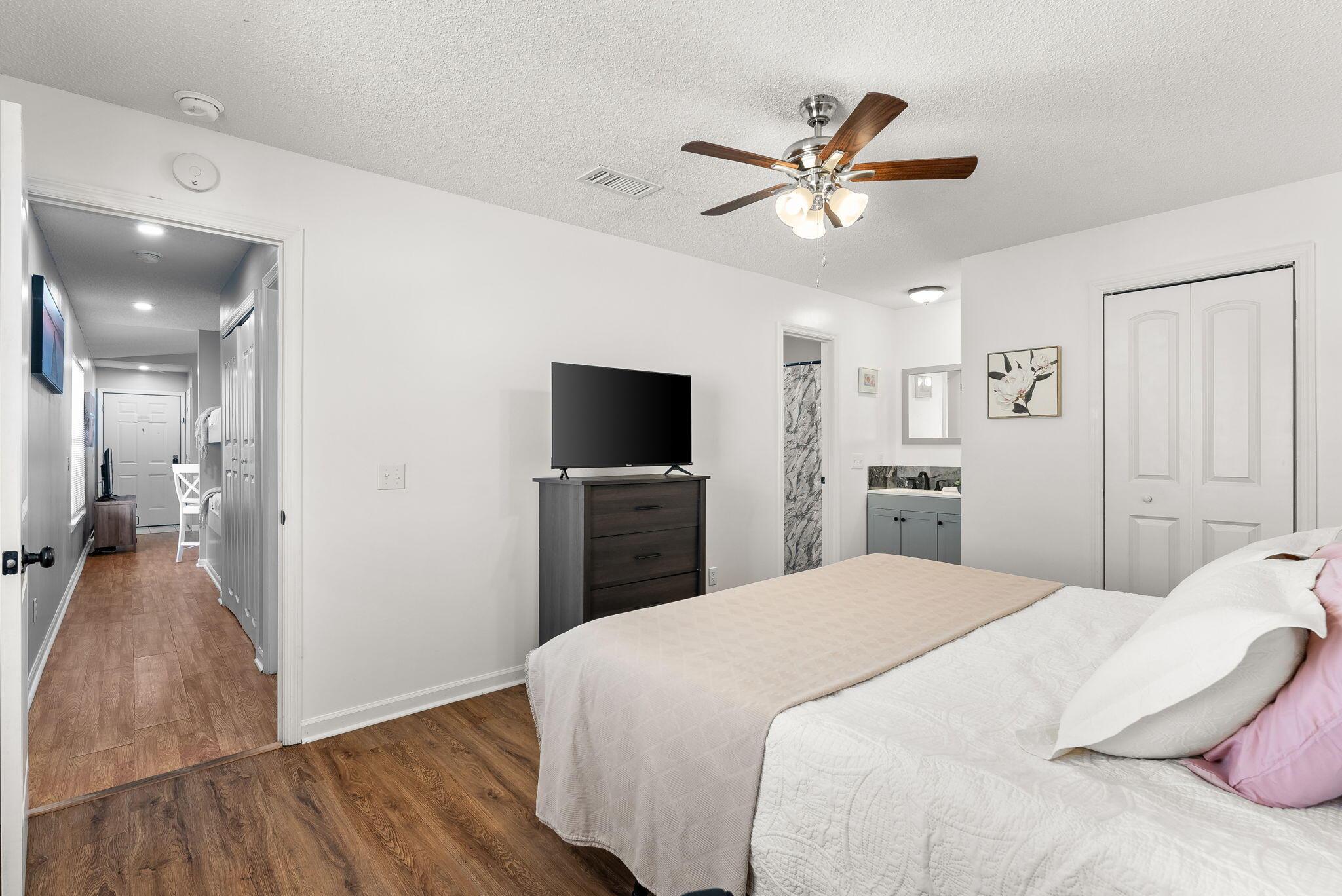 Image 3: 22-web-or-mls-17462 Front Beach Rd 73 D
