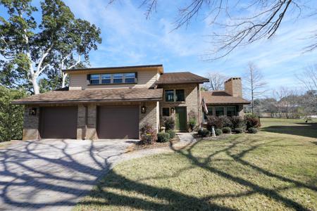 805 Turnberry Way