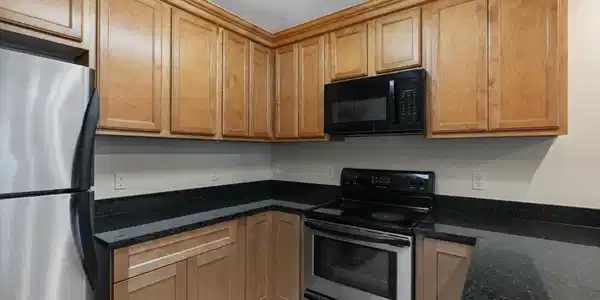 Image 3: Kitchen