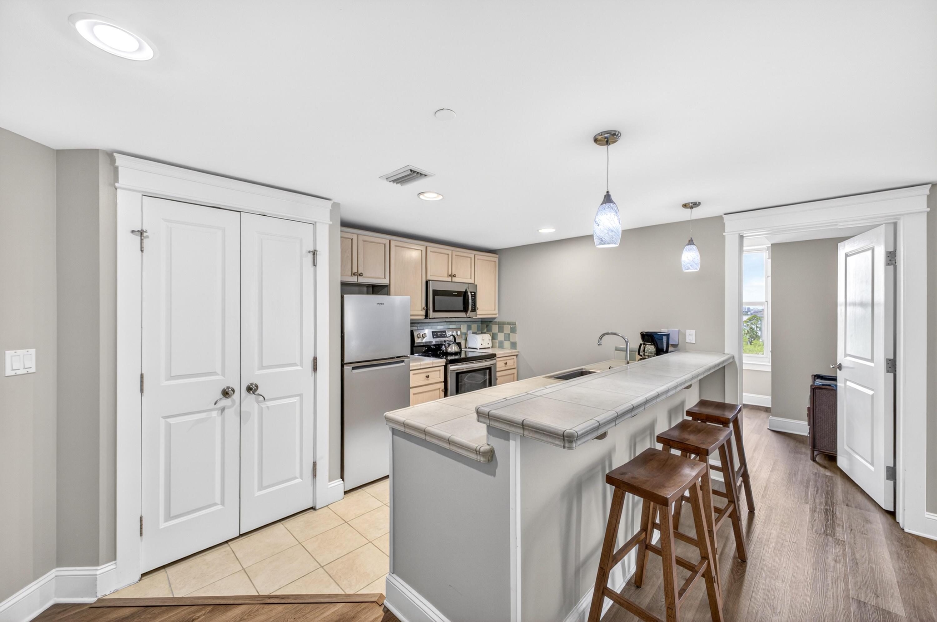 Image 2: Kitchen