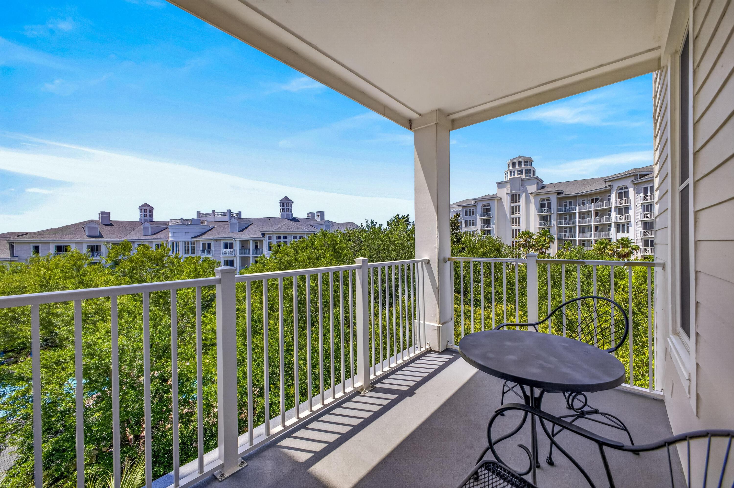 Image 3: Balcony/View