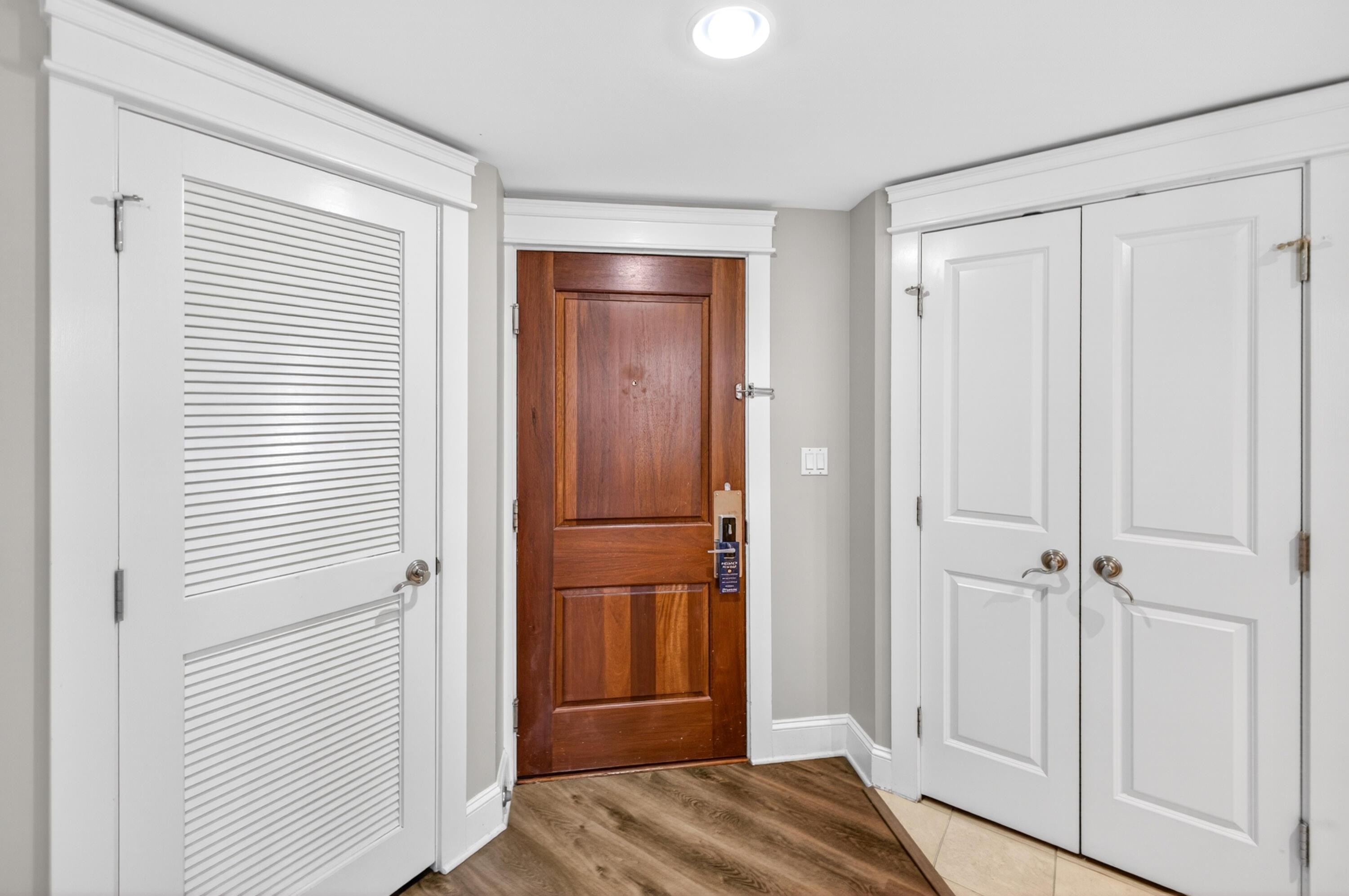 Image 4: Entry