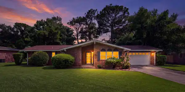 30 Walnut Avenue