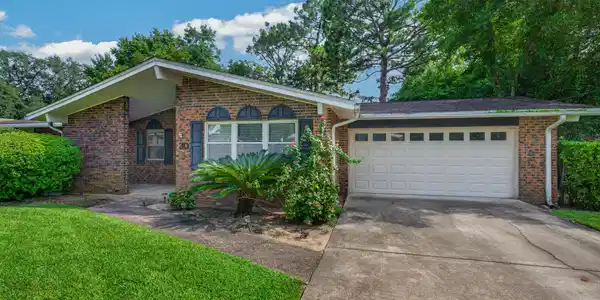 Image 3: 30_Walnut_Ave-2