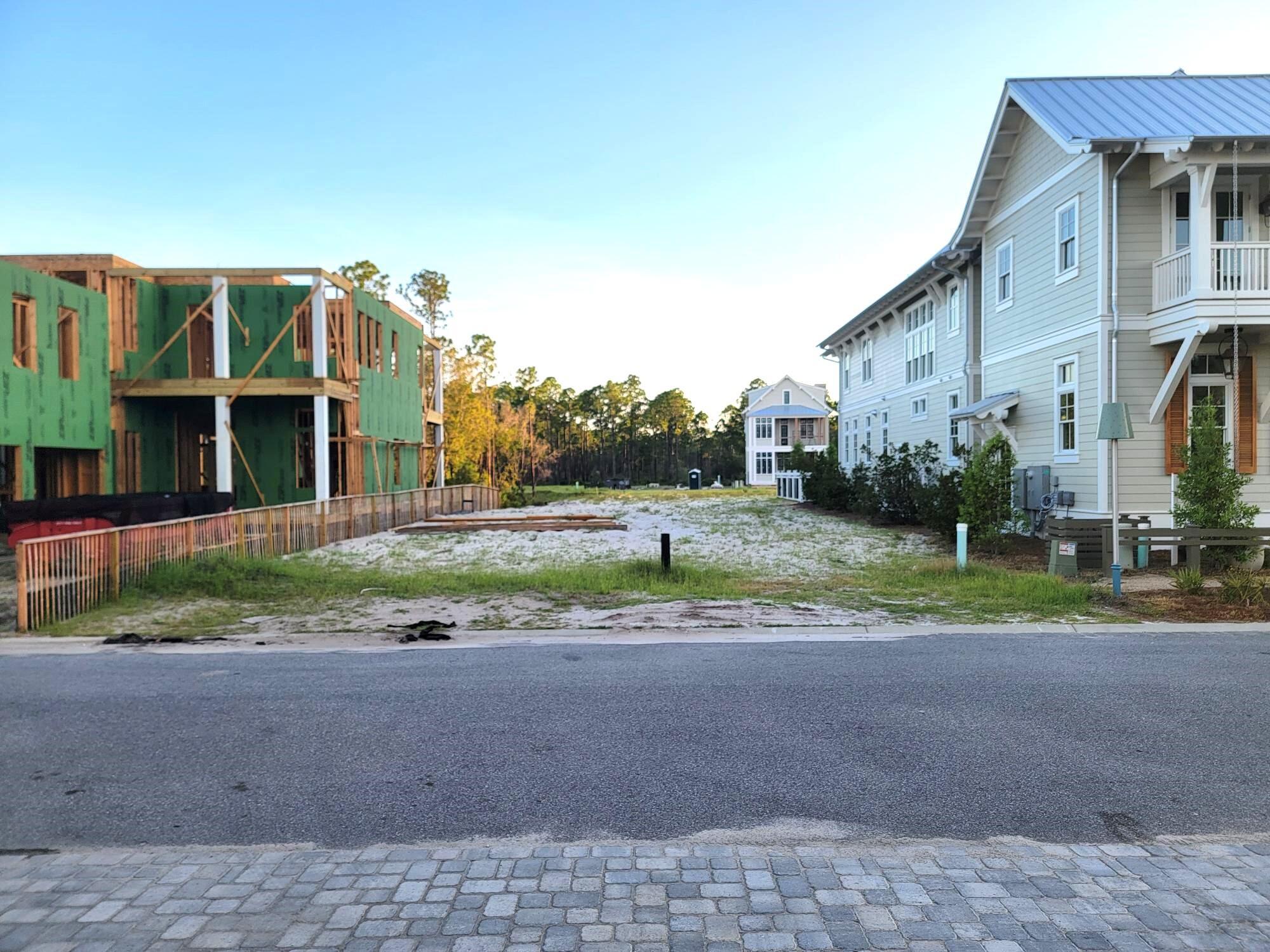 Image 4: Lot 32 #4 frontREV