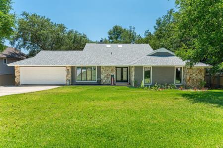 305 Antiqua Way