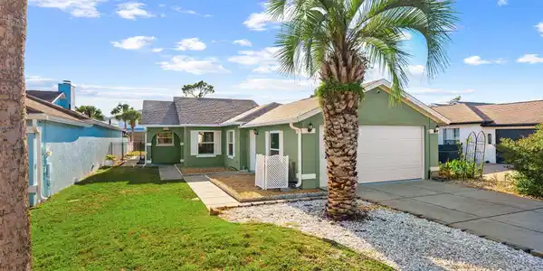 115 Glades Turn
