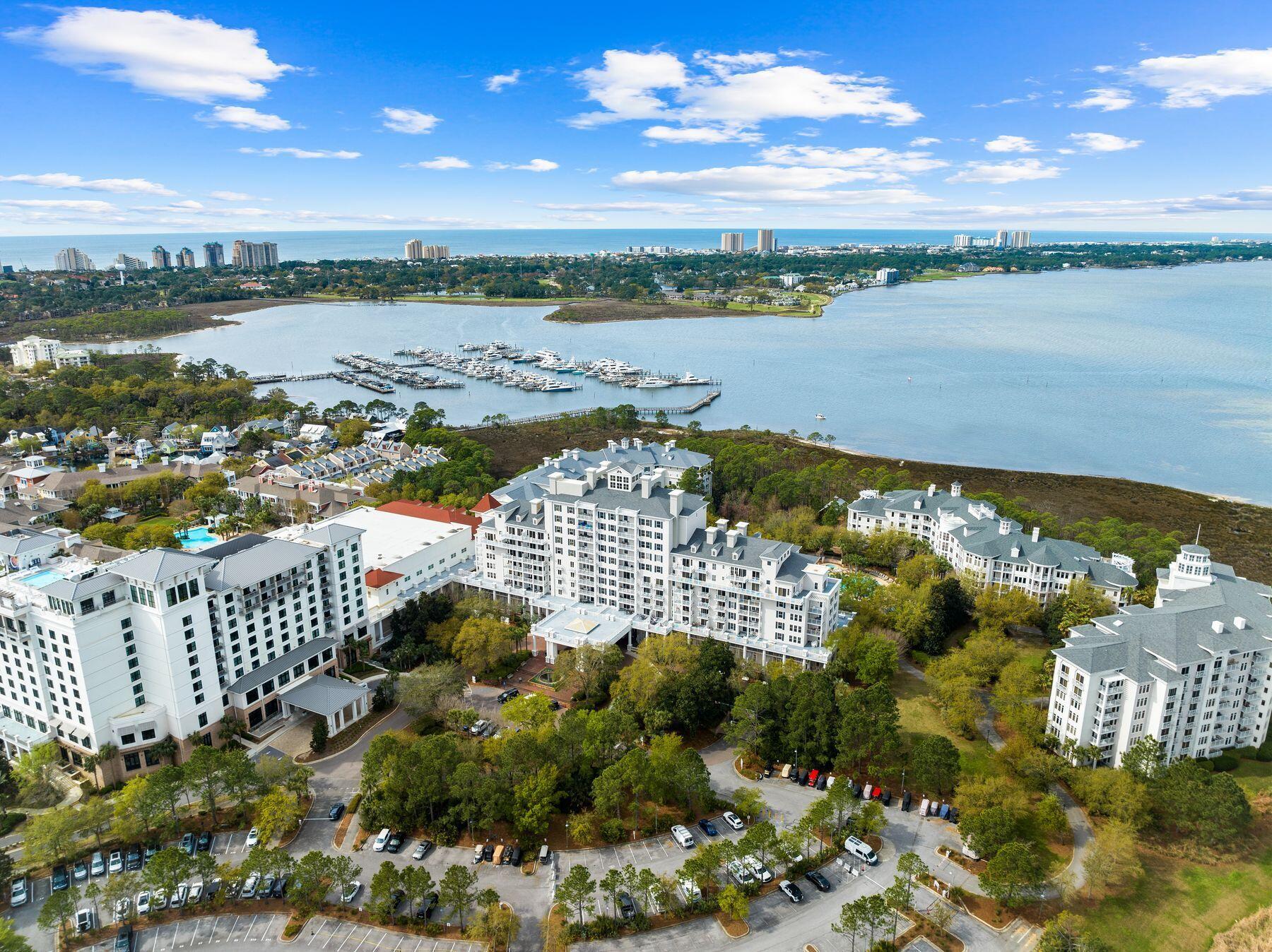 Image 1: Location in Baytowne Wharf