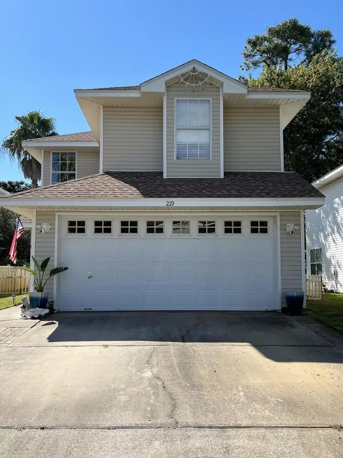 Image 1: housefront