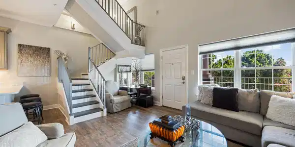 Image 3: Living Area